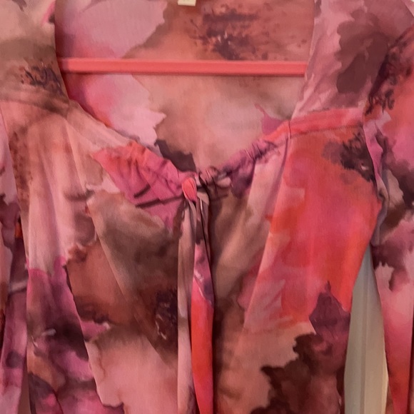 Top - Picture 2 of 3